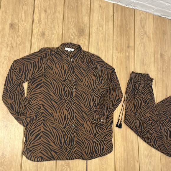 Rose + Olive Women’s Pants Outfit - Picture 1 of 10